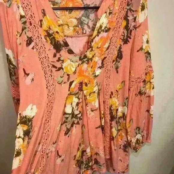 Altar’d State Sz M Peach Floral V-Neck Blouse - Picture 2 of 6